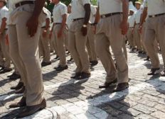 Imagem de Policiais militares do interior são contrários à greve