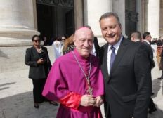 Imagem de Após semana conturbada, Rui Costa assiste canonização no Vaticano