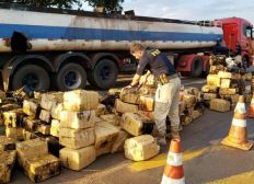 Imagem de PRF apreende quase 3 toneladas de maconha no Paraná
