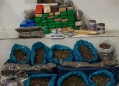 Imagem de Grande quantidade de drogas localizada pelo Esquadrão Falcão