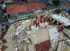 Imagem de Bombeiros confirmam 4º corpo resgatado de prédio que caiu no CE