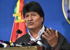 Imagem de Sob forte pressão, Evo Morales anuncia renúncia em discurso pela televisão