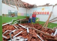 Imagem de Telhado de escola desaba e deixa 10 crianças feridas em Itambé