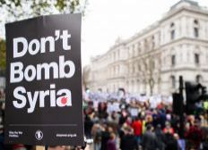 Imagem de Manifestantes em Londres e Madrid protestam contra intervenção militar na Síria
