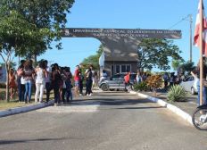 Imagem de Estudante ruivo afirma ser pardo e entra por cotas raciais em medicina em universidade na Bahia 