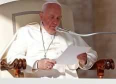 Imagem de Papa pede oração mundial e diz que dará bênção especial