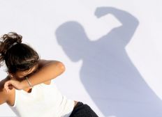 Imagem de Projeto concede auxílio emergencial de R$ 600 para mulher vítima de violência doméstica  