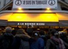 Imagem de Bar que foi alvo dos ataques em Paris reabre suas portas