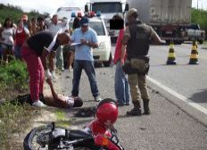 Imagem de Casal morre em batida entre moto e carro na BA-504