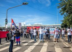 Imagem de Salvador: Grupo faz protesto em defesa da democracia