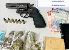 Imagem de Arma, munições e 1,5 kg de drogas apreendidos na Federação