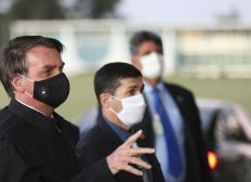 Imagem de Bolsonaro sanciona lei que torna obrigatório o uso de máscara
