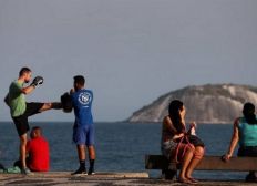 Imagem de Cientista alerta que Brasil está relaxando medidas de isolamento