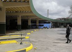 Imagem de Bahia tem mais seis municípios com transporte suspenso