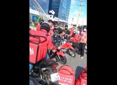 Imagem de Entregadores por aplicativo fazem protesto em Salvador após relato de agressão a motoboy