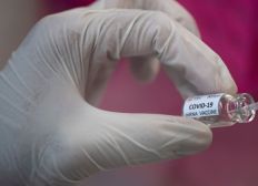 Imagem de Empresas negociam comprar 33 milhões de doses de vacina contra Covid-19