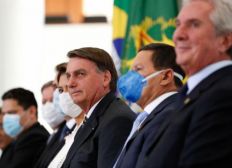 Imagem de Governo negocia novo auxílio aos informais, afirma Bolsonaro