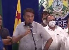 Imagem de Bolsonaro encerra entrevista após pergunta sobre anulação da quebra de sigilo do filho Flávio