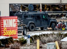 Imagem de Ataque a tiros deixa dez mortos no Colorado; suspeito é detido