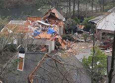 Imagem de Tornados deixam ao menos cinco mortos e danos nos EUA