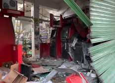 Imagem de Caixas eletrônicos são explodidos em farmácia de Salvador