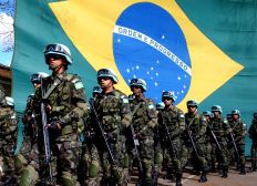 Imagem de ‘Meu Exército não vai às ruas contra o povo’, insiste Bolsonaro após mudança nas Forças Armadas