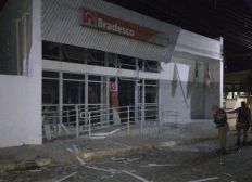 Imagem de Grupo armado invade agência bancária e explode cofre em Itiruçu