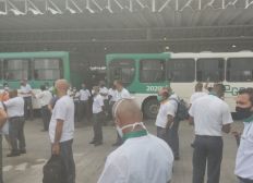 Imagem de Rodoviários realizam protesto e estações de Salvador ficam sem ônibus