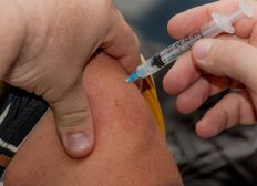 Imagem de  Jornalistas devem começar a ser vacinados em Salvador nesta sexta (4)