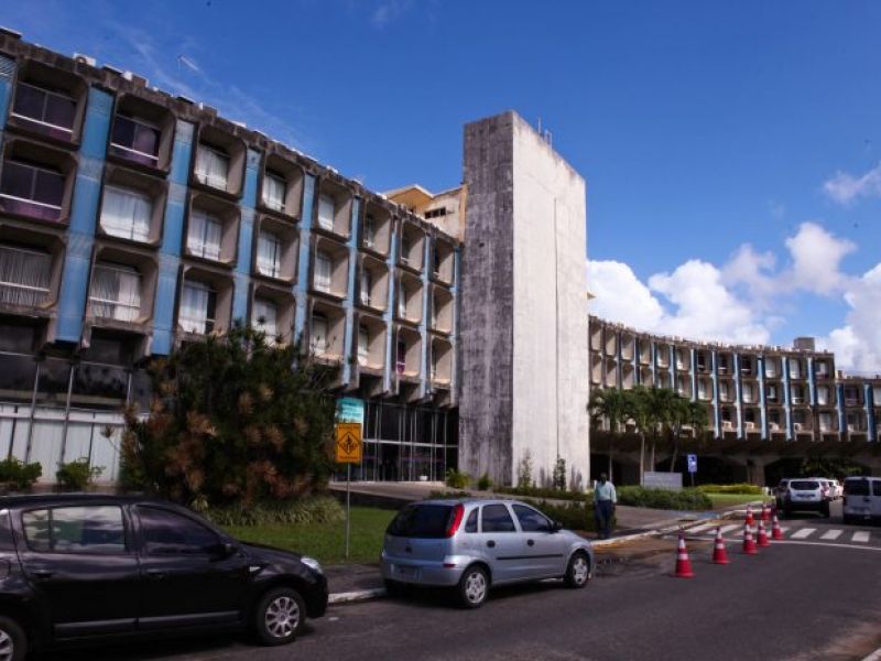 Imagem de Apartamento duplex e terrenos em Vilas do Atlântico estão entre bens leiloados pelo Estado