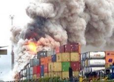 Imagem de Bombeiros controlam incêndio que provocou fumaça tóxica no Guarujá