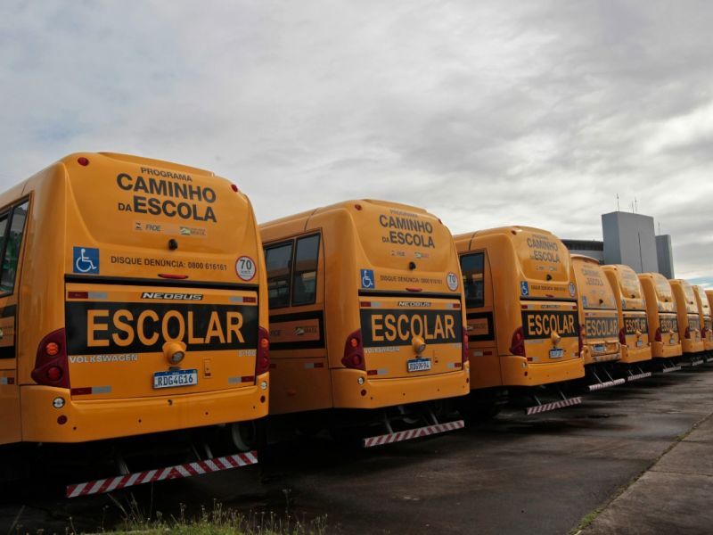 Imagem de Governador pede apoio aos municípios para garantir transporte escolar