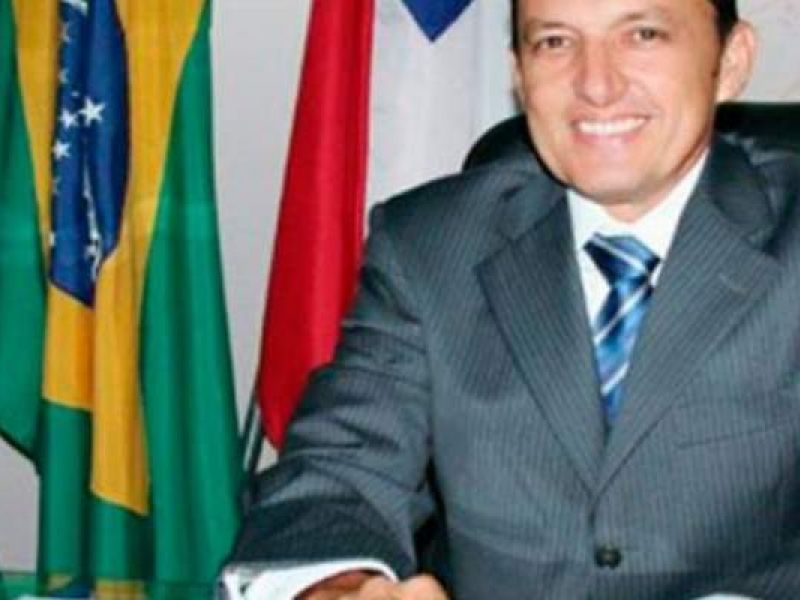 Imagem de Ex-prefeito de Guanambi é punido pelo TCM-BA por repasse de recursos a time de futebol