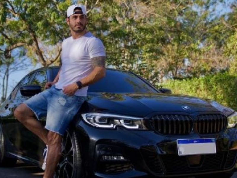 Imagem de   Ex-BBB, Rodolffo exibe carro de R$ 270 mil na redes sociais