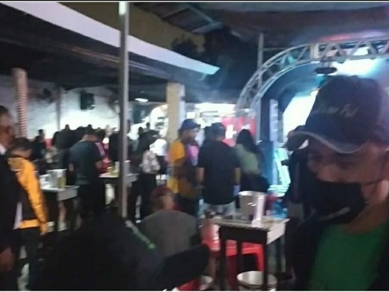 Imagem de   Cerca de 300 pessoas são dispersadas por fiscalização em festas em Feira de Santana 