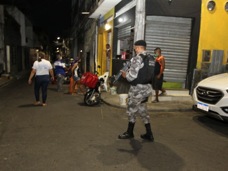 Imagem de Suspeito de assaltar motel é morto a tiros dentro do local em Salvador