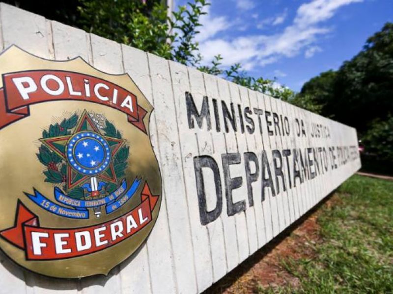 Imagem de Polícia Federal cumpre mandados de busca e apreensão contra pedofilia pela internet em Salvador