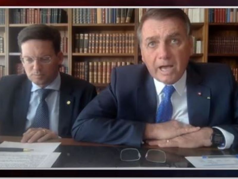 Imagem de Bolsonaro diz que voto impresso vai ser derrotado na Câmara e acusa ministro do STF 