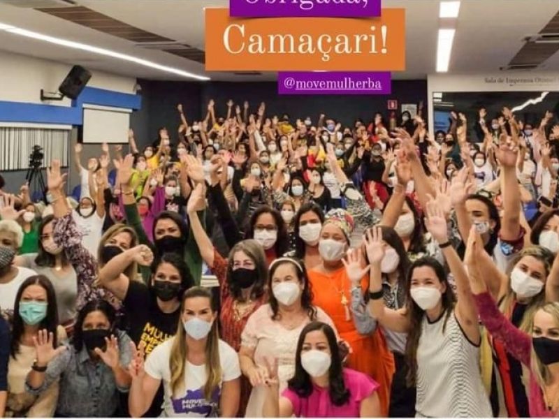 Imagem de Vereadora de Salvador aglomera em Camaçari, mas garante seguir medidas contra coronavírus
