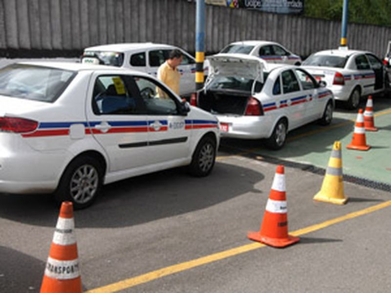Imagem de Salvador registra baixa procura de permissionários para vistoria de táxis 
