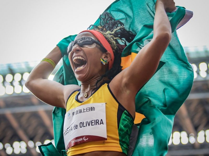 Imagem de Paralimpíadas: Silvânia Costa conquista ouro no salto a distância em Tóquio