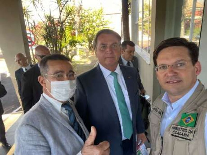 Imagem de Prefeito de Canavieiras se reúne com Bolsonaro e João Roma