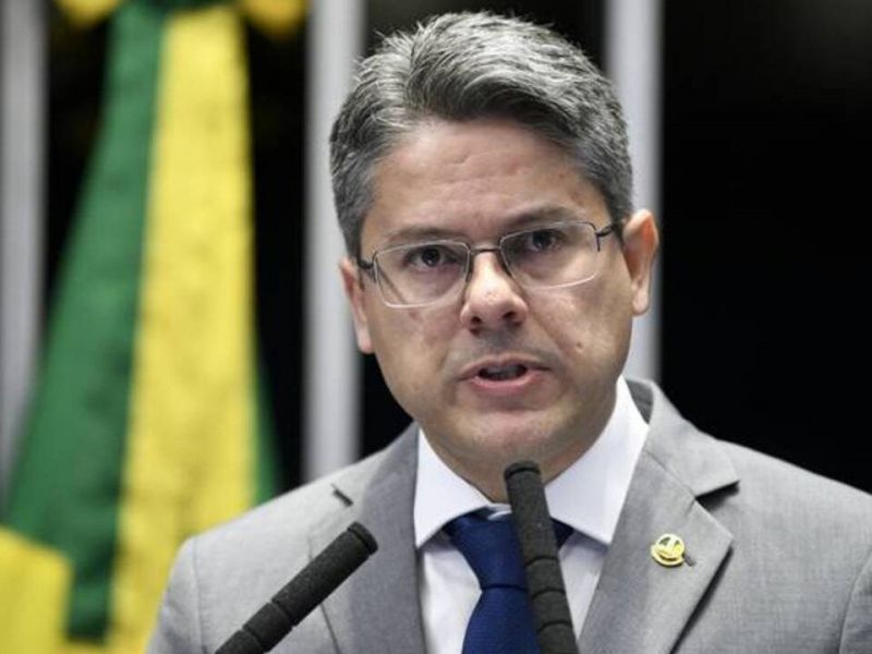 Imagem de Senador apresenta requerimento para convocar ex-mulher de Bolsonaro à CPI