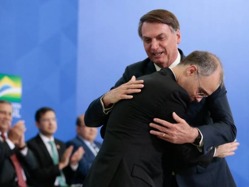 Imagem de Bolsonaro reafirma indicação de André Mendonça ao STF: “é ele até o final”