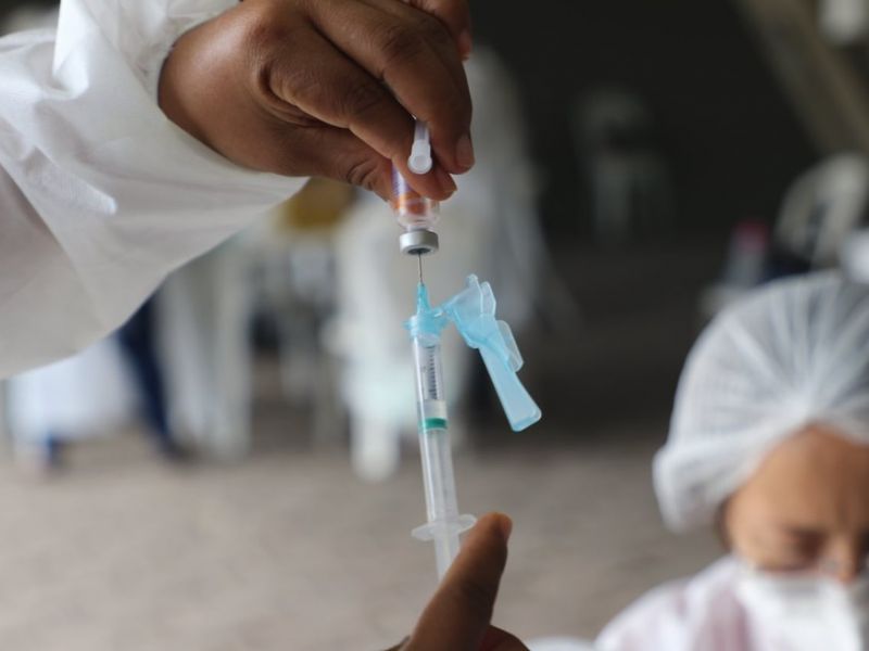 Imagem de Salvador inicia vacinação de adolescentes com 13 anos sem comorbidades neste sábado (18)