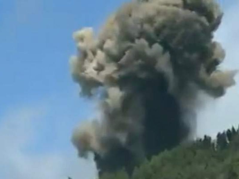 Imagem de Veja vídeo: Vulcão entra em erupção nas Ilhas Canárias; Tsunami na Bahia é pouco provável, dizem especialistas