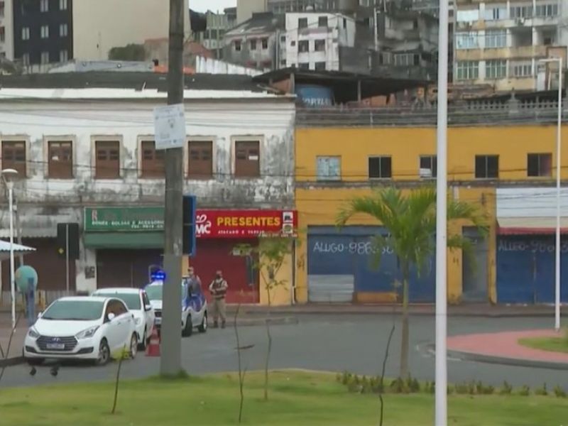 Imagem de Ônibus voltam a circular na Barroquinha com reforço policial