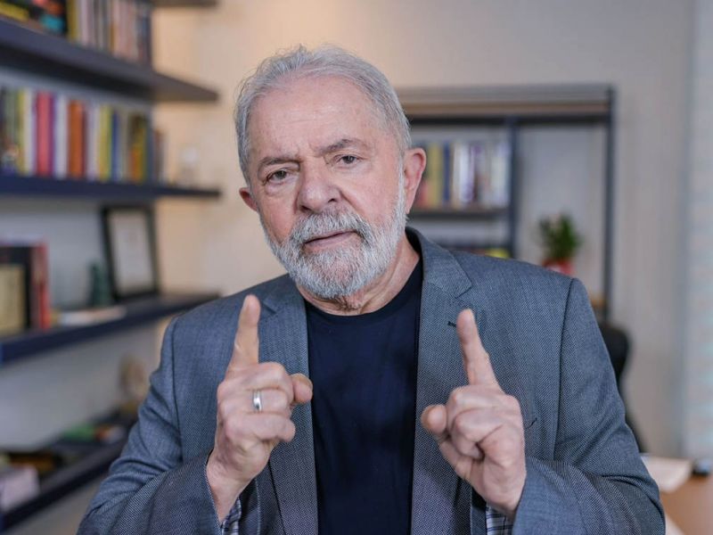 Imagem de Lula promove reunião em Brasília com deputados e senadores petistas