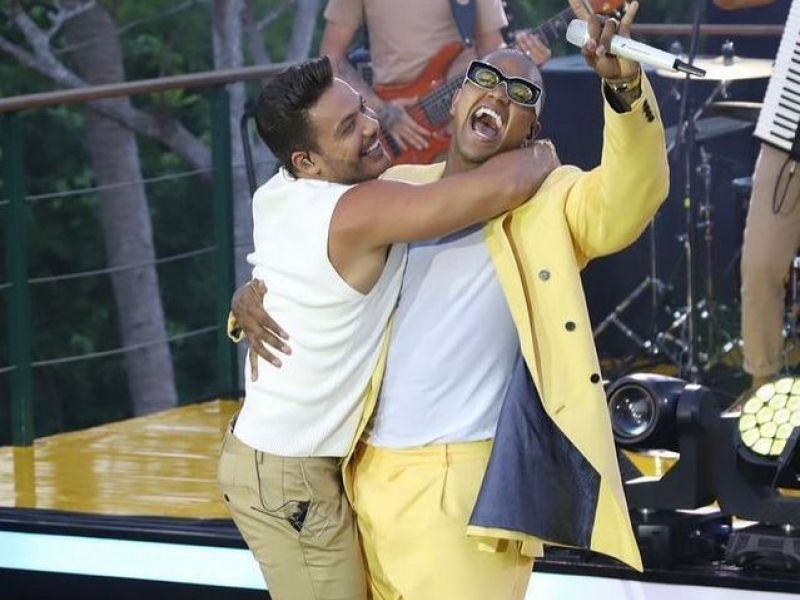 Imagem de Leo Santana grava DVD com participações especiais em Praia do Forte