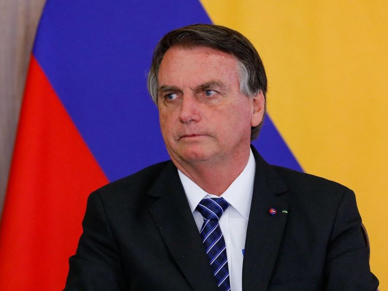 Imagem de Bolsonaro confirma Auxílio Brasil de R$ 400: “Ninguém vai furar teto”